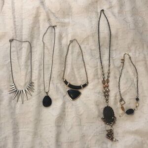 Bundle of 5 necklaces